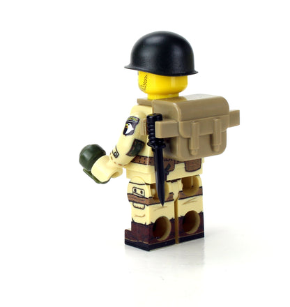 Battle Brick Minifigure STYLE 29 WW2 US Army 101st Airborne Paratrooper (1)