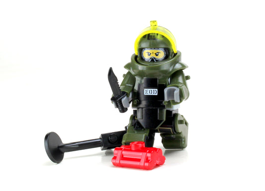 Battle Brick Minfigure STYLE 18 Bomb Squad Explosive Disposal Specialist EOD (82)